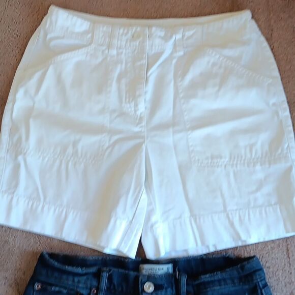 Abercrombie and Fitch and Charter Club Bundle of TWO Short. - Picture 2 of 11